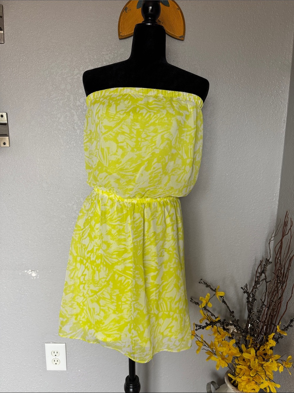 Express Strapless Yellow Printed Sundress